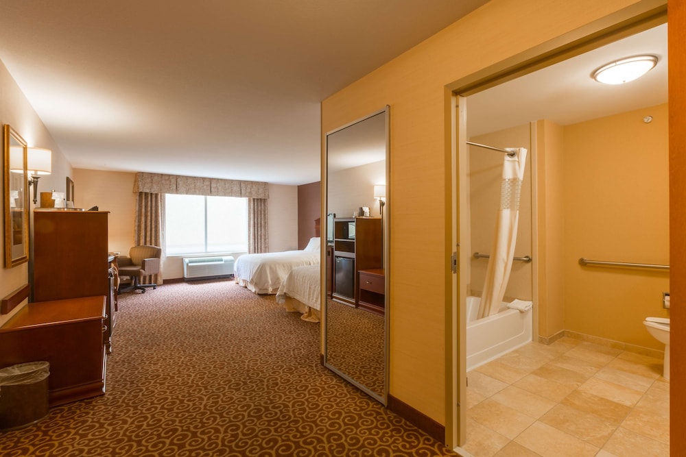 Hampton Inn Goshen - photo 7