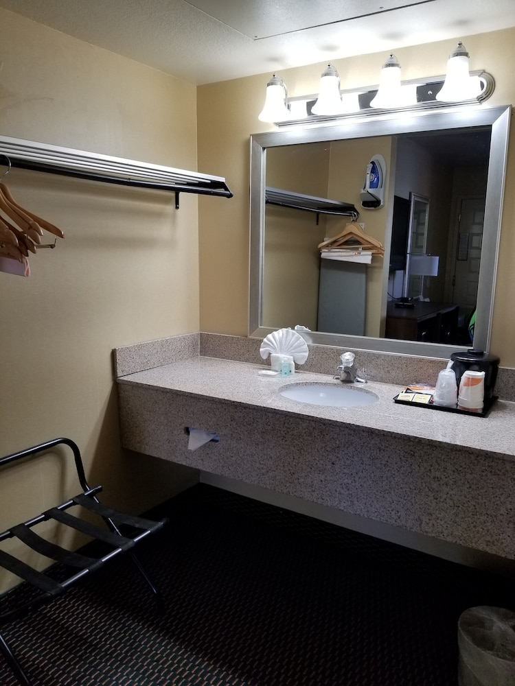 Econo lodge Flagstaff East I 40 - photo 6