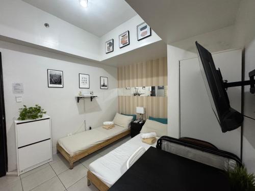 AMA Tower Studio 8th flr near DMW and SM Megamall — 4-Star Luxury Hotel in Manila, Philippines