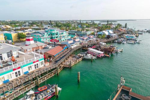 305 Madeira Bay Resort - photo 49