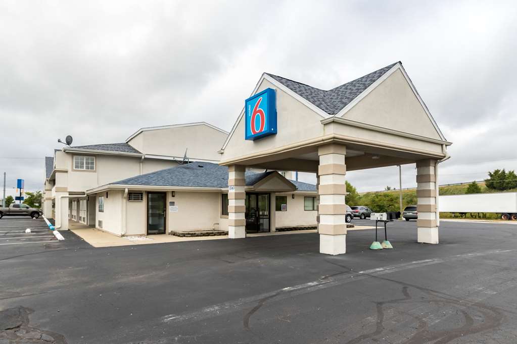 Motel 6 Crawfordsville IN - featured photo