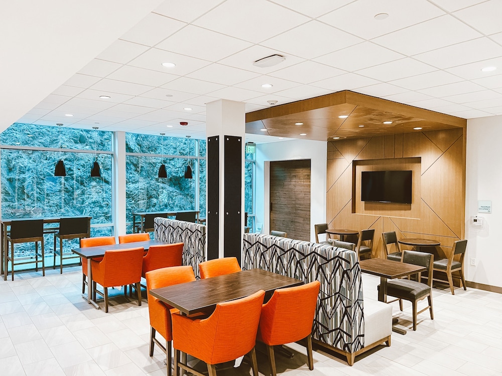 Holiday Inn Express & Suites Henderson South Boulder City by IHG - photo 24