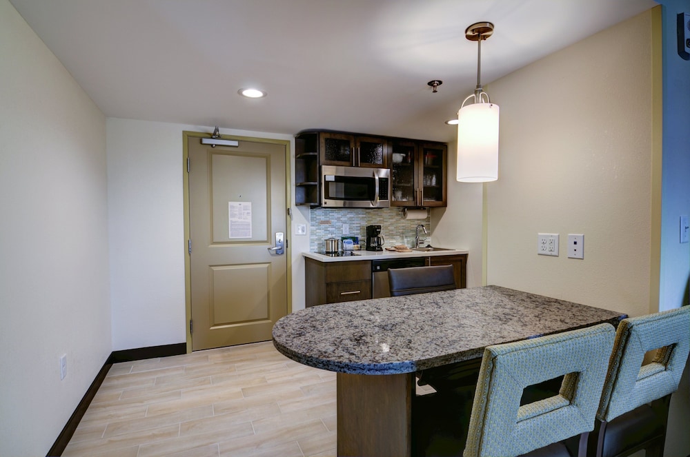 Candlewood Suites Richmond West Broad by IHG - photo 7