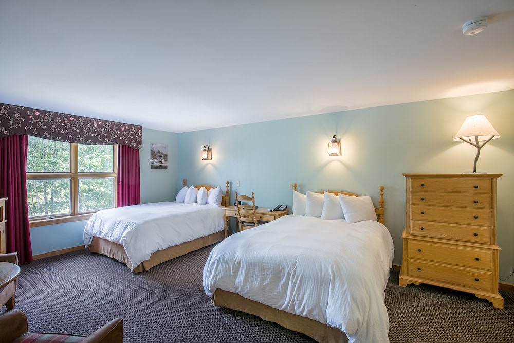 Sugarloaf Mountain Hotel — Kingfield — photo 4
