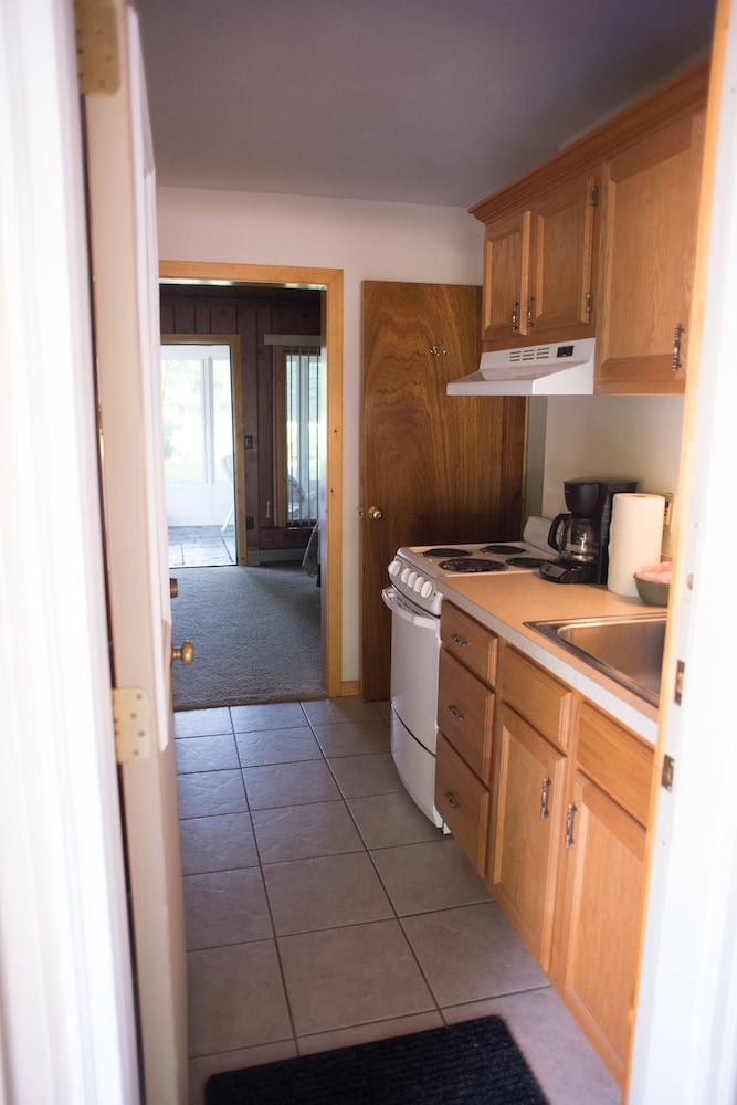 M 22 Inn Suttons Bay - photo 28