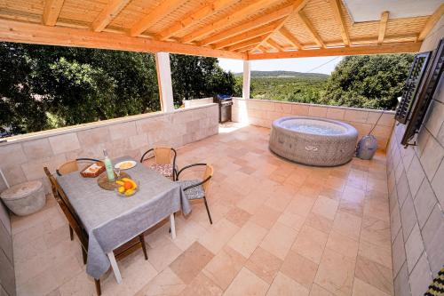 House Relax — 4-Star Luxury Hotel in Selca, Croatia