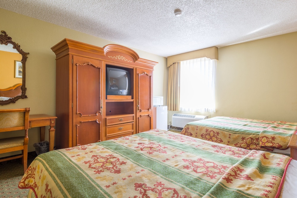 A Victory Inn Tolleson - photo 4