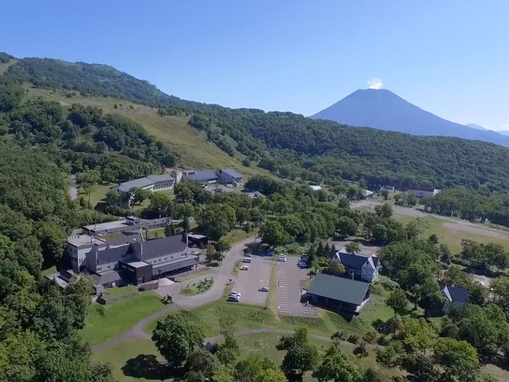 Niseko Hot Spring Ikoino Yuyado Iroha — hotel in Niseko Town