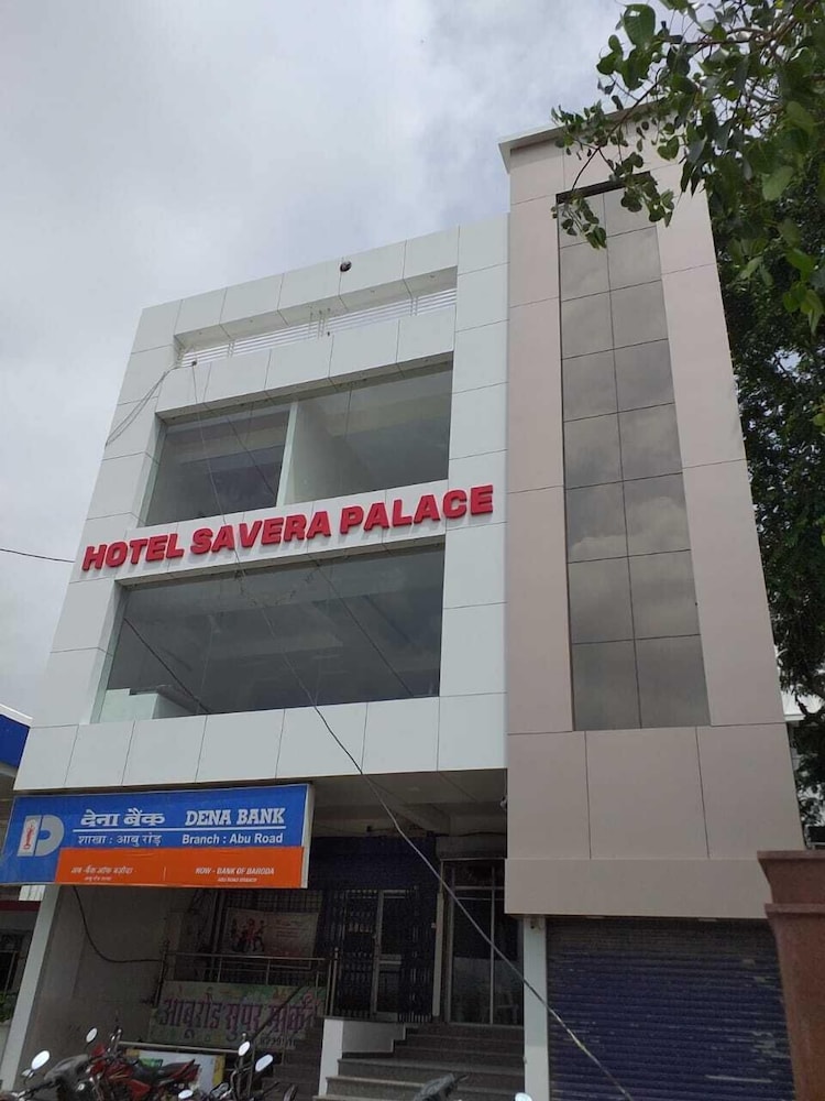 Hotel Savera Palace in Abu Road, India