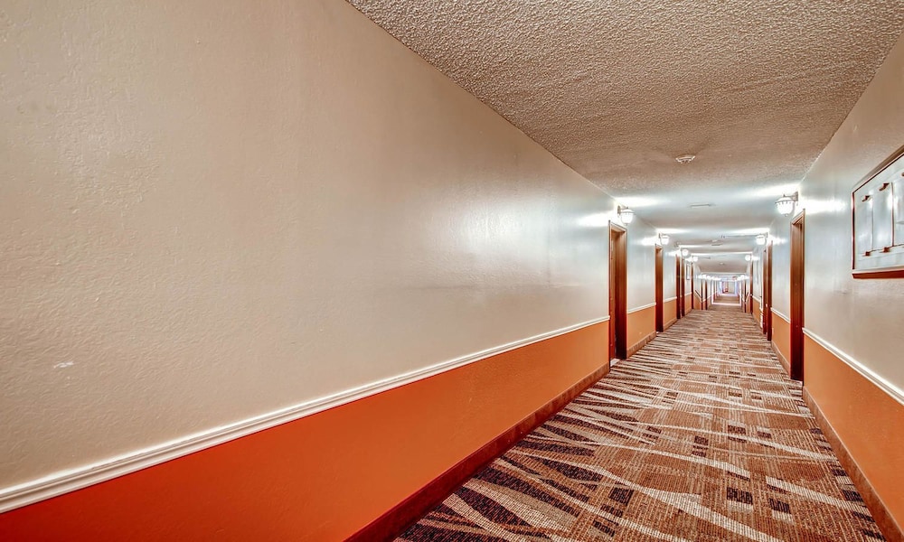 Orangewood Inn & Suites Midtown - photo 52