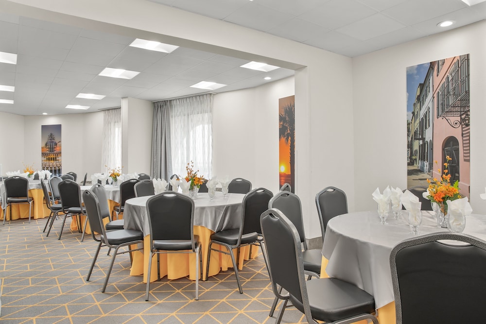 Holiday Inn Charleston Riverview by IHG - photo 52