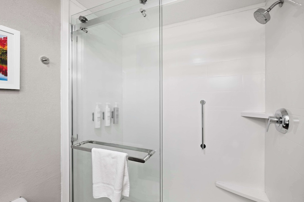 Hampton Inn Selma - photo 19