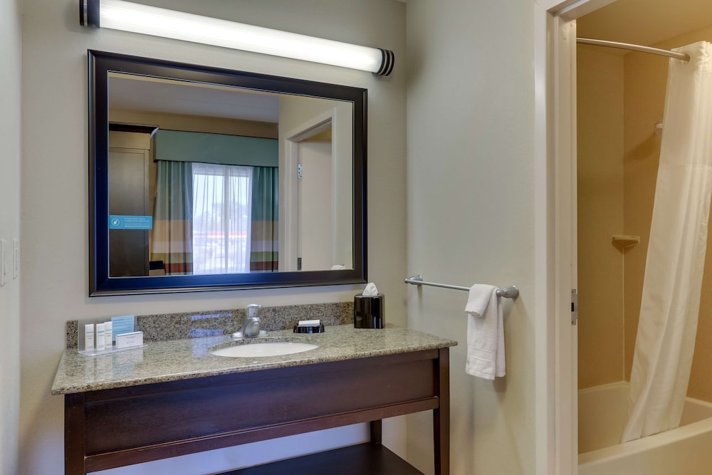 Hampton Inn & Suites Swansboro Near Camp Lejeune - photo 30
