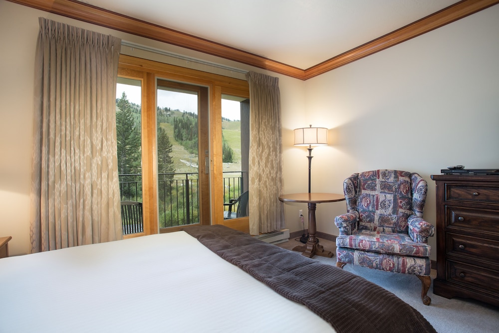 The Inn at Solitude - photo 16