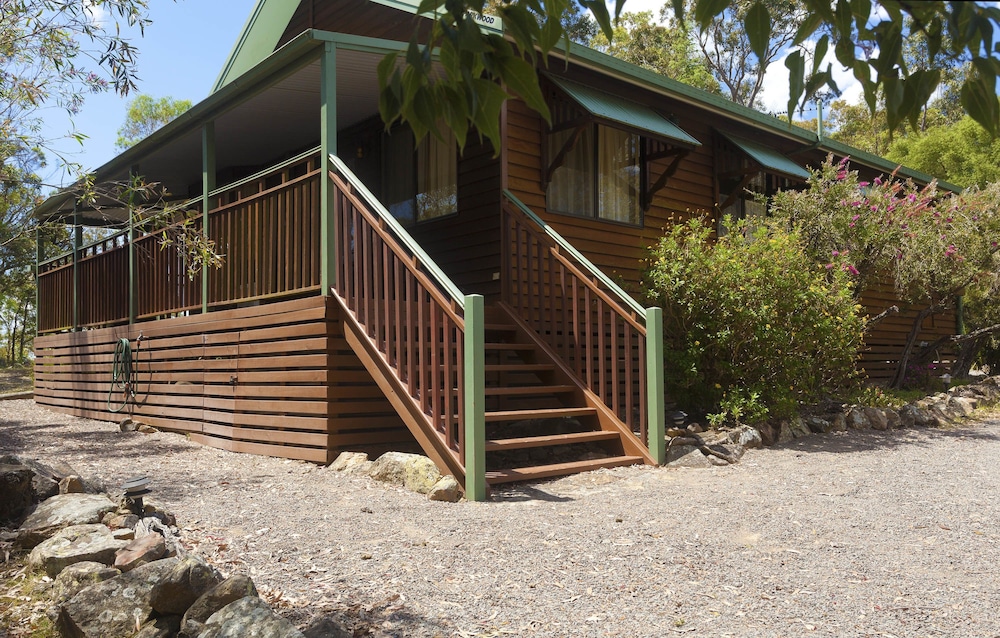 Eagleview Resort - carbon neutral hotel in Summer Hill
