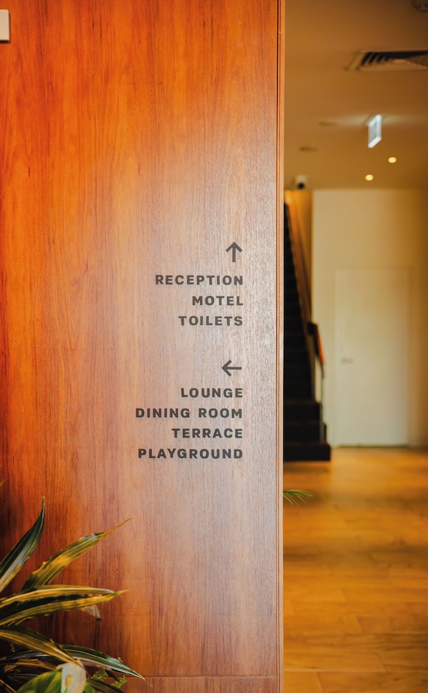 Shoreline Hotel — Howrah — photo 2