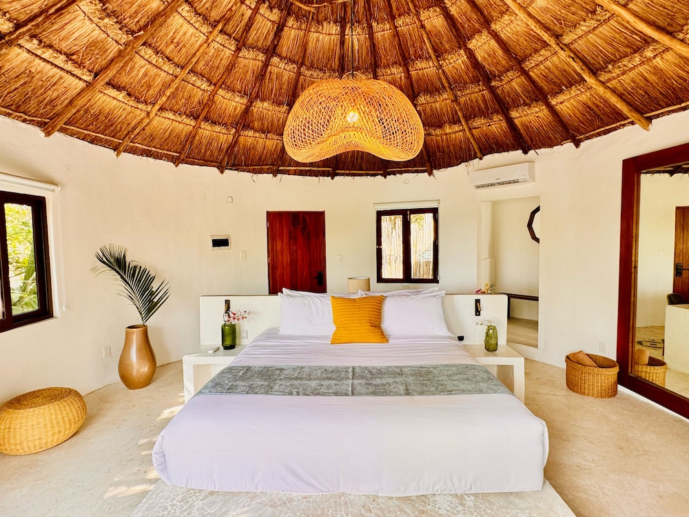 Azulea Bacalar Hotel & Spa Lagoon Front