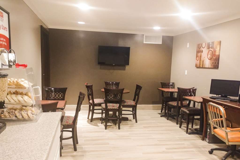 Econo Lodge Milldale Southington - photo 36