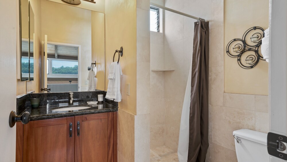 Kailua Bay Resort 3301 Two Bedroom Condo - photo 25