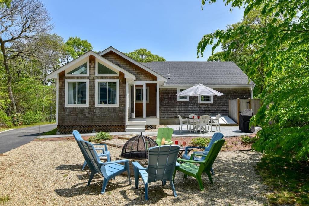 Spacious Home by Beach Dog Welcome — 4-Star Luxury Hotel in Brewster, United States