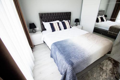 3 Rooms A502 StayInn by Cosmopolis — 4-Star Luxury Hotel in Bucharest, Romania
