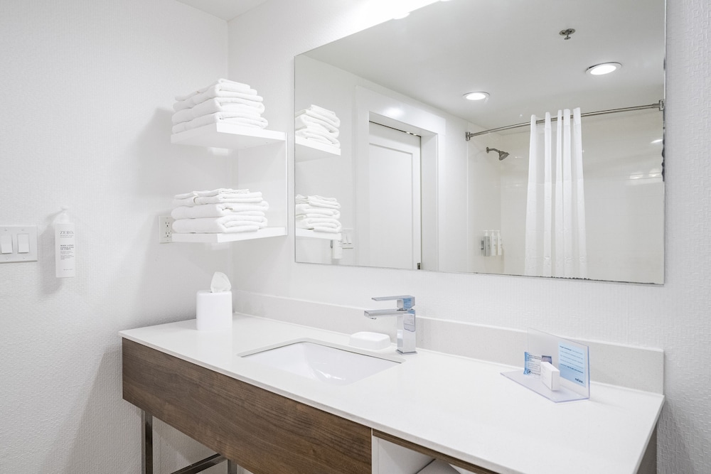 Hampton Inn Spring Hill - photo 36