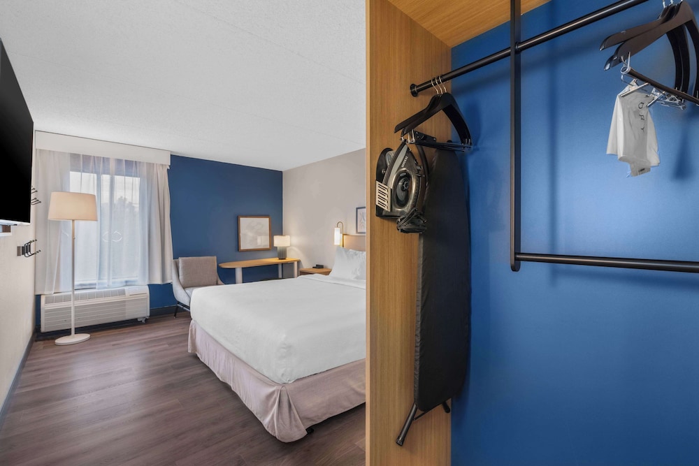 Spark by Hilton Colorado Springs I 25 Central - photo 16