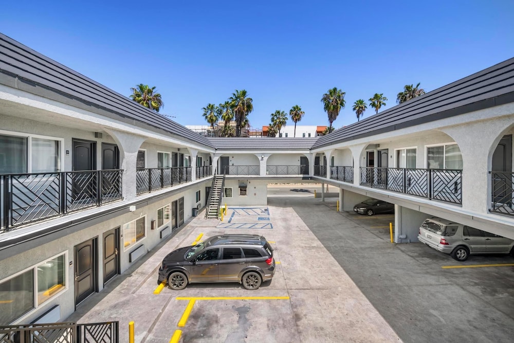 Hyland Inn Long Beach - photo 14