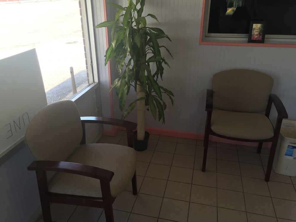 Daniel Boone Motor Inn - photo 3