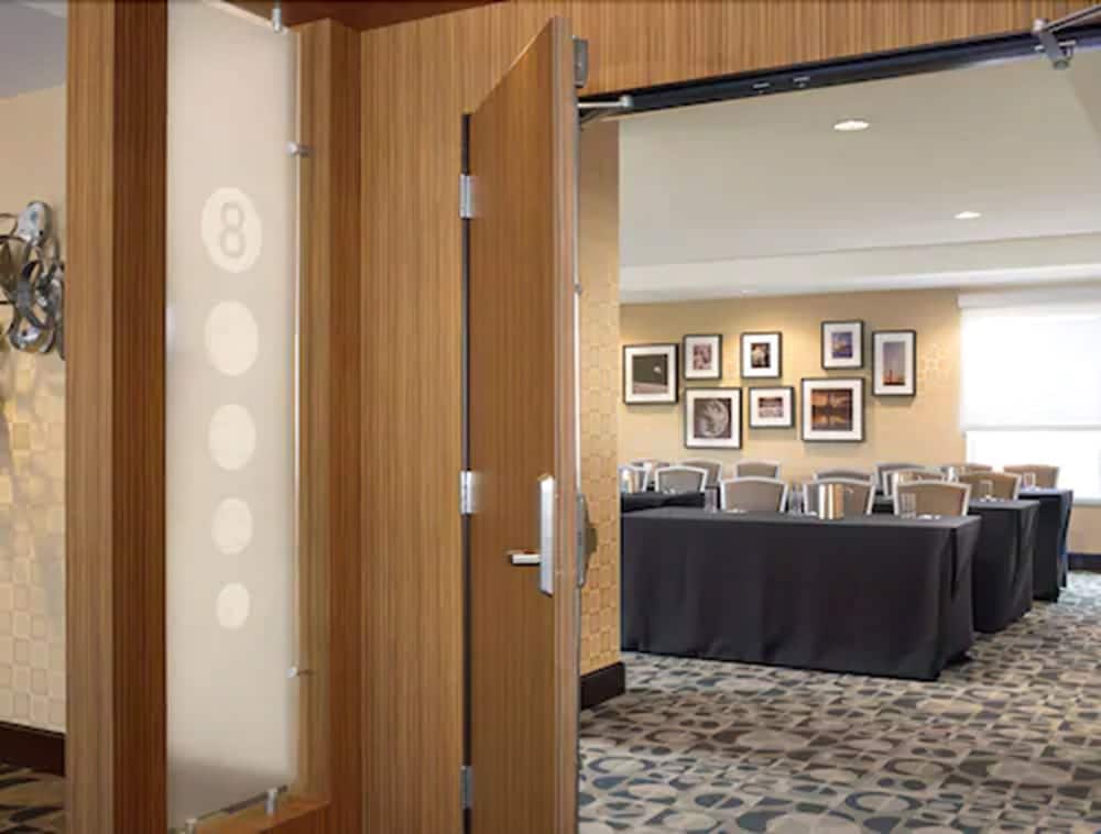 Moonrise Hotel - photo 32