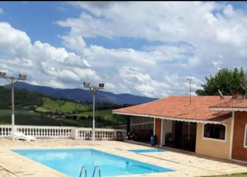 Recanto Gaviao — Piracaia