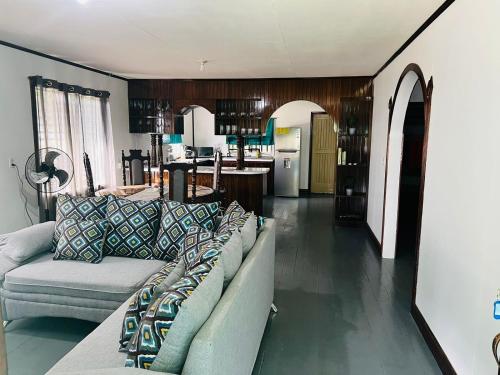 Blue Sky Retreat - last minute hotel in Unknown City