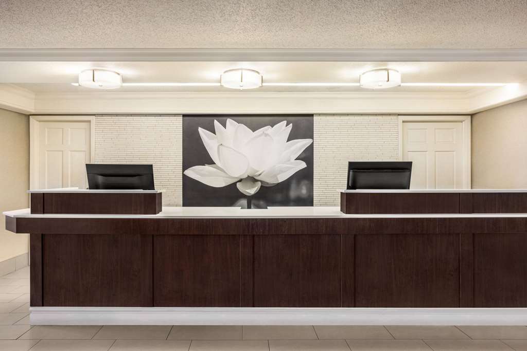 La Quinta Inn by Wyndham San Antonio I 35 N at Toepperwein - photo 6