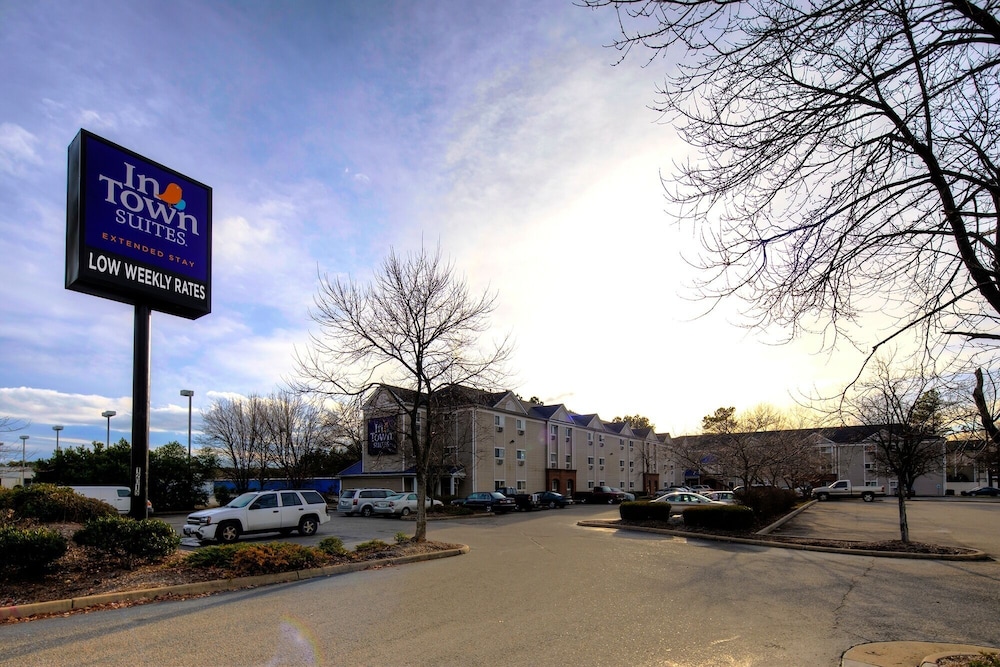 InTown Suites Extended Stay Newport News VA North - photo 27