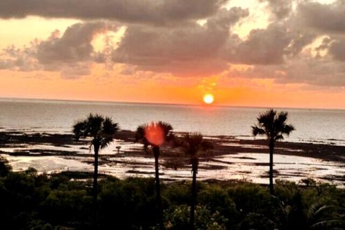 Marita 701 Bandra beauty 2 bed 2 Bath Sea view Parking