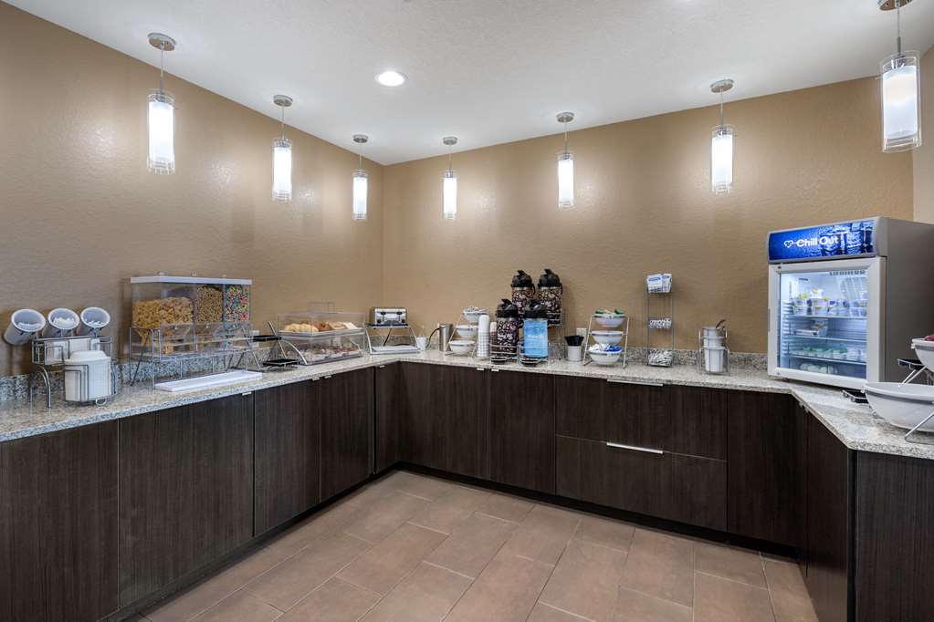 Comfort Inn & Suites Cedar Rapids CID Eastern Iowa Airport - photo 45