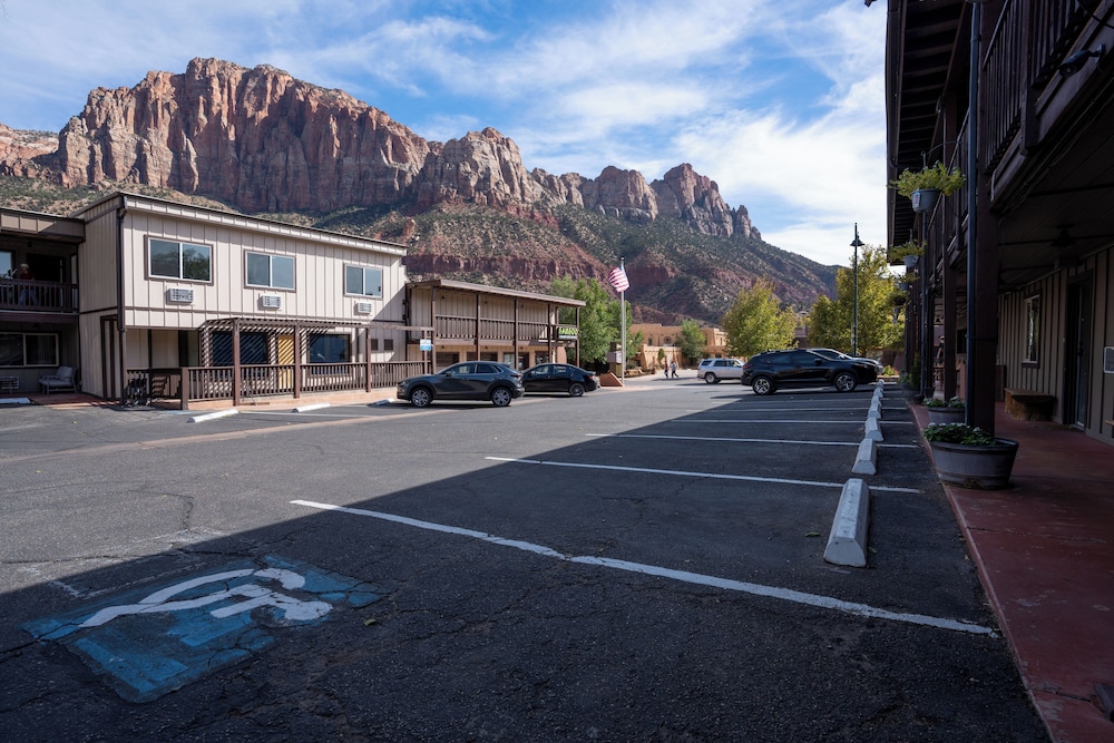 Zion Pioneer Lodge - photo 43