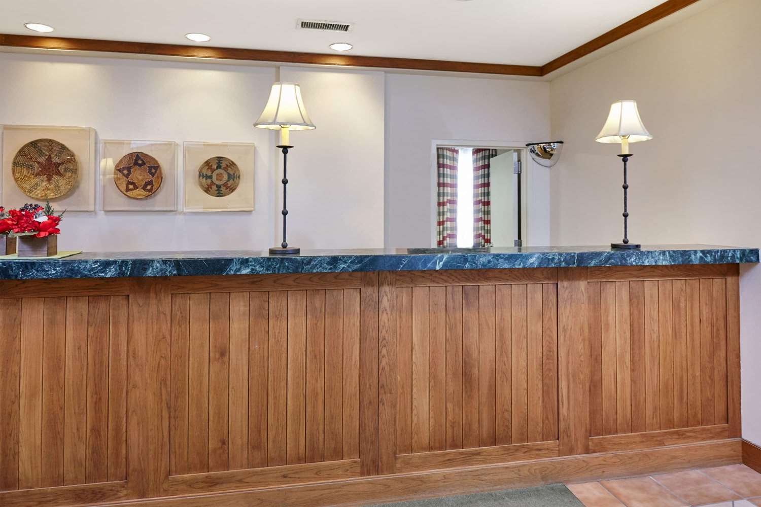 Madison Plaza Hotel - photo 17
