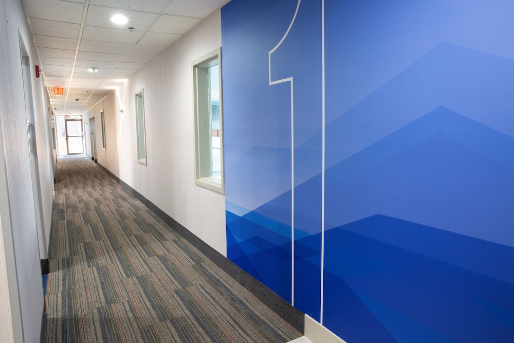 Holiday Inn Express & Suites Dayton Huber Heights by IHG - photo 41
