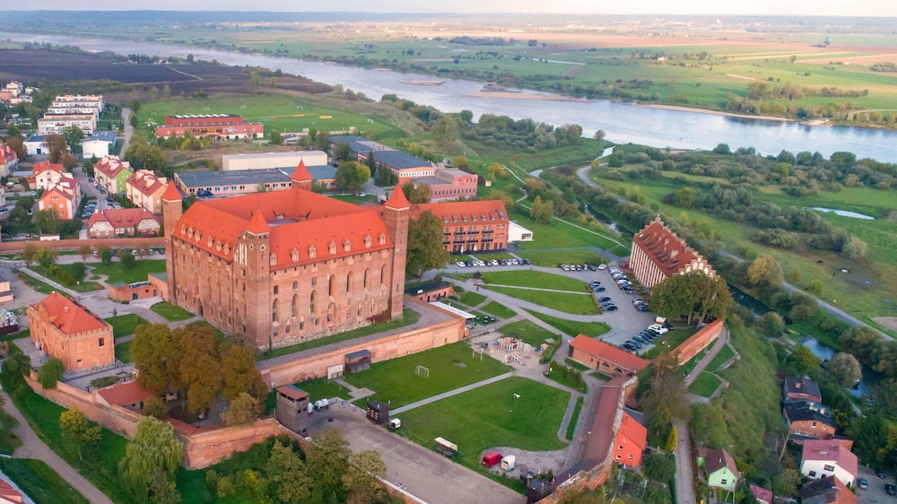 Zamek Gniew Hotel Rycerski — 4-Star Luxury Hotel in Gniew, Poland