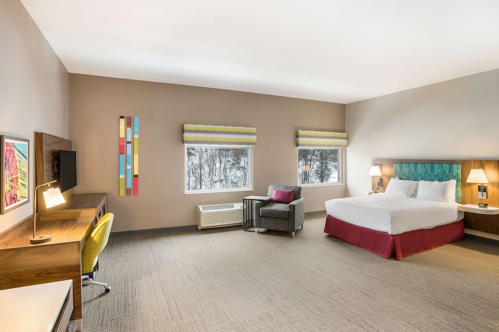 Hampton Inn & Suites Houghton - photo 8