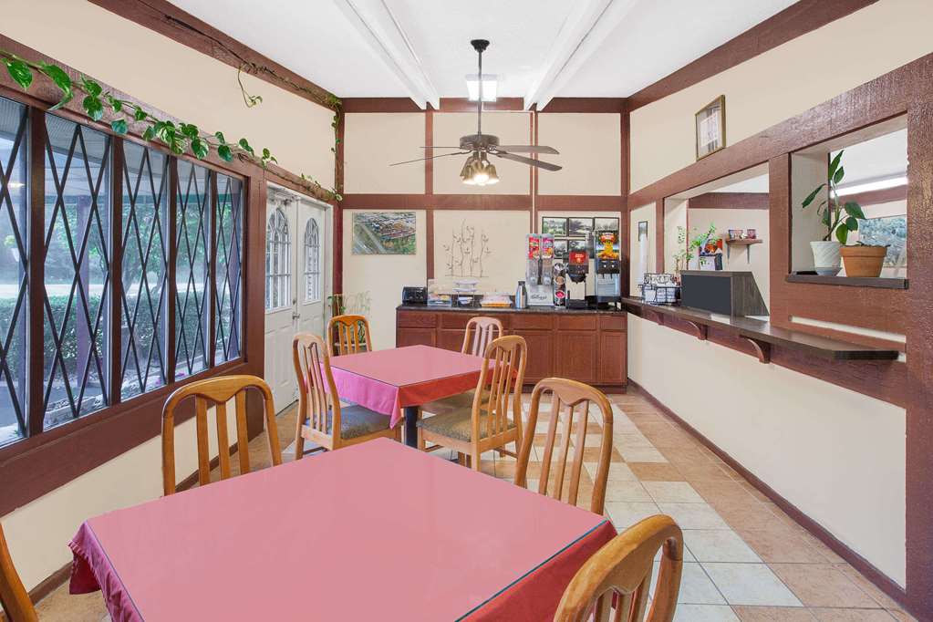 Knights Inn Battle Creek - photo 2