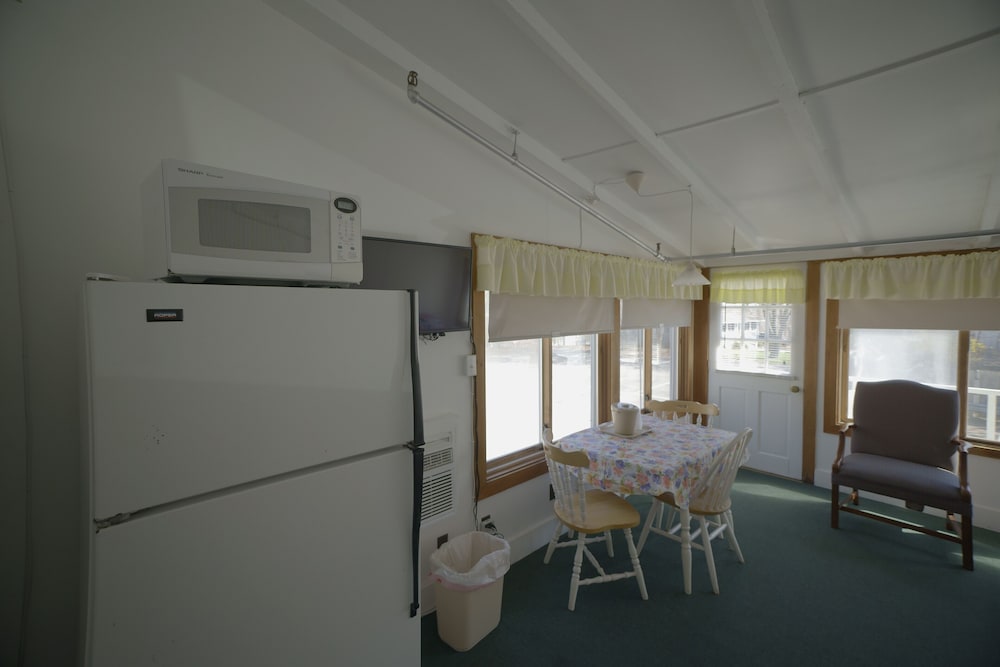 Betty Doon Hotel - photo 60
