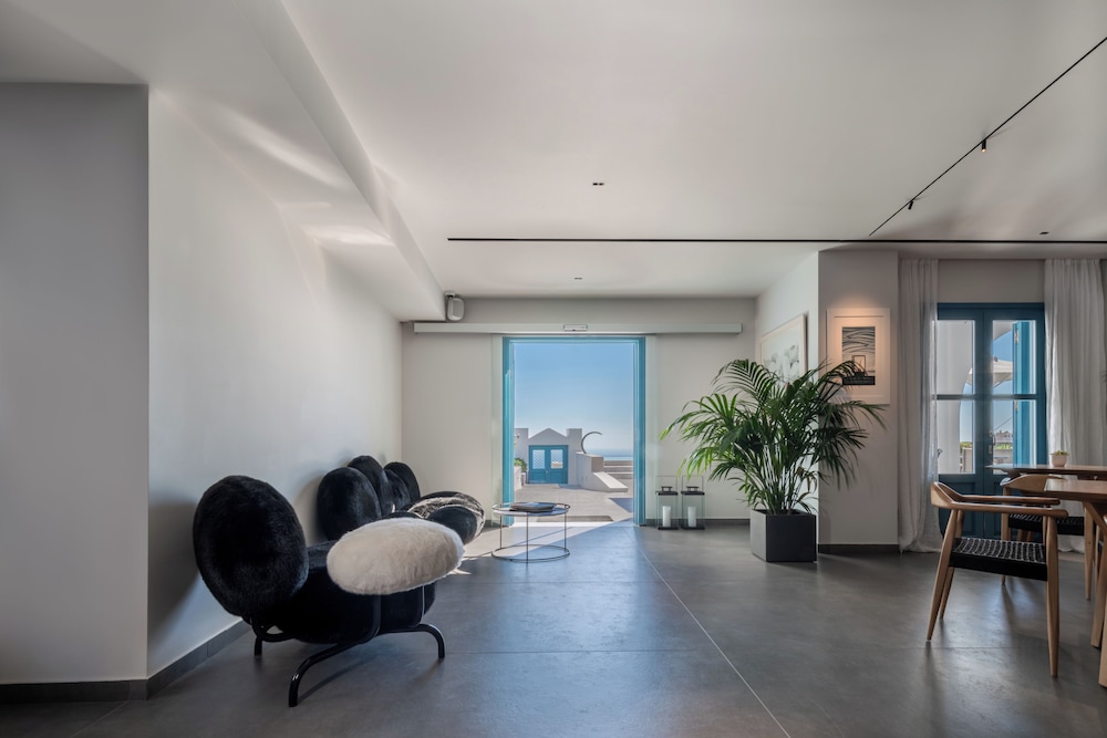 Aeifos Boutique Hotel — Fira — photo 4