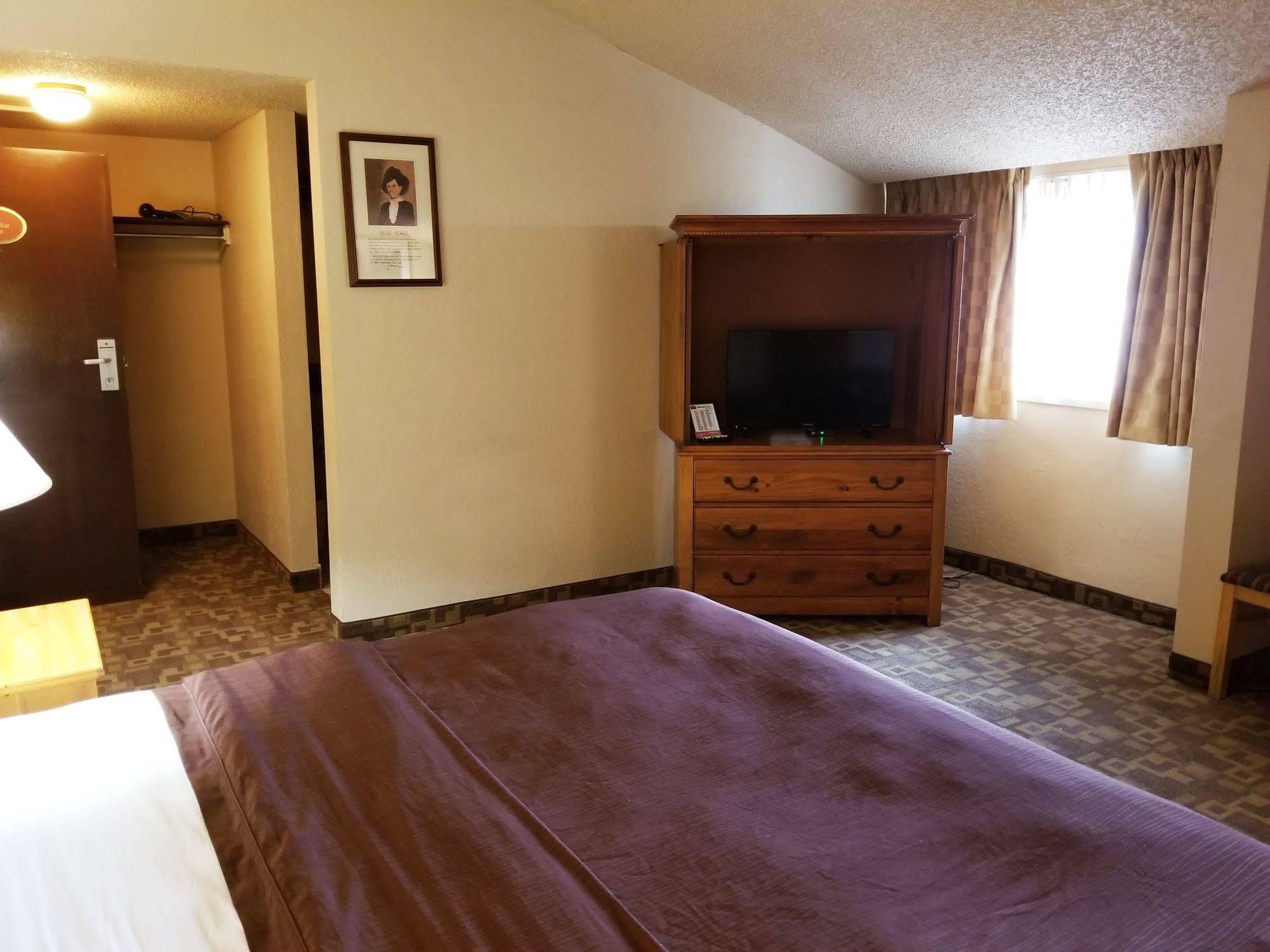 FairBridge Inn Suites & Outlaw Conference Center Kalispell - photo 12