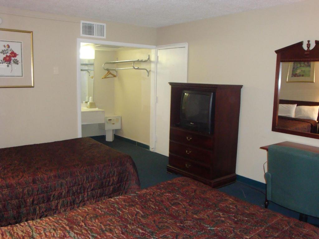Rodeway Inn Asheboro - photo 10