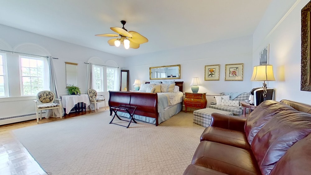 John Joseph Inn - photo 9