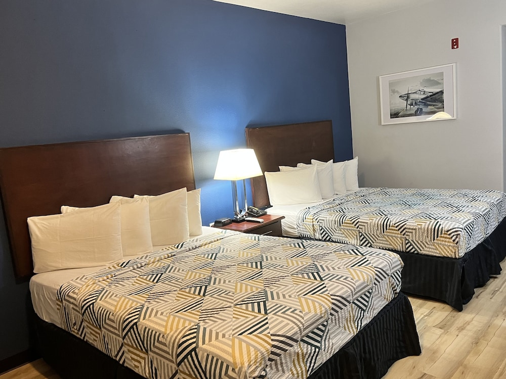Baymont by Wyndham Ridgecrest - photo 8