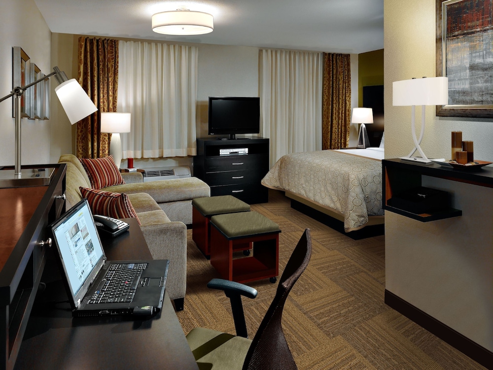 Staybridge Suites Tomball - photo 10