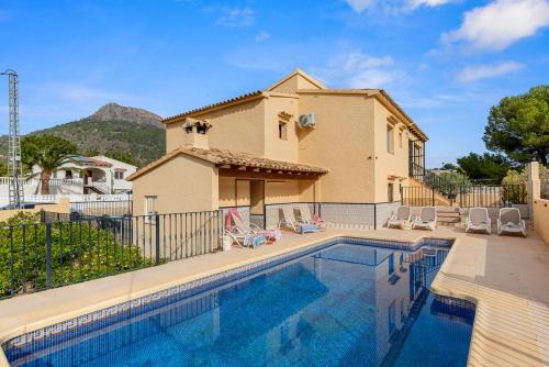 Villa Marperla Plusholidays — 4-Star Luxury Hotel in Calp, Spain